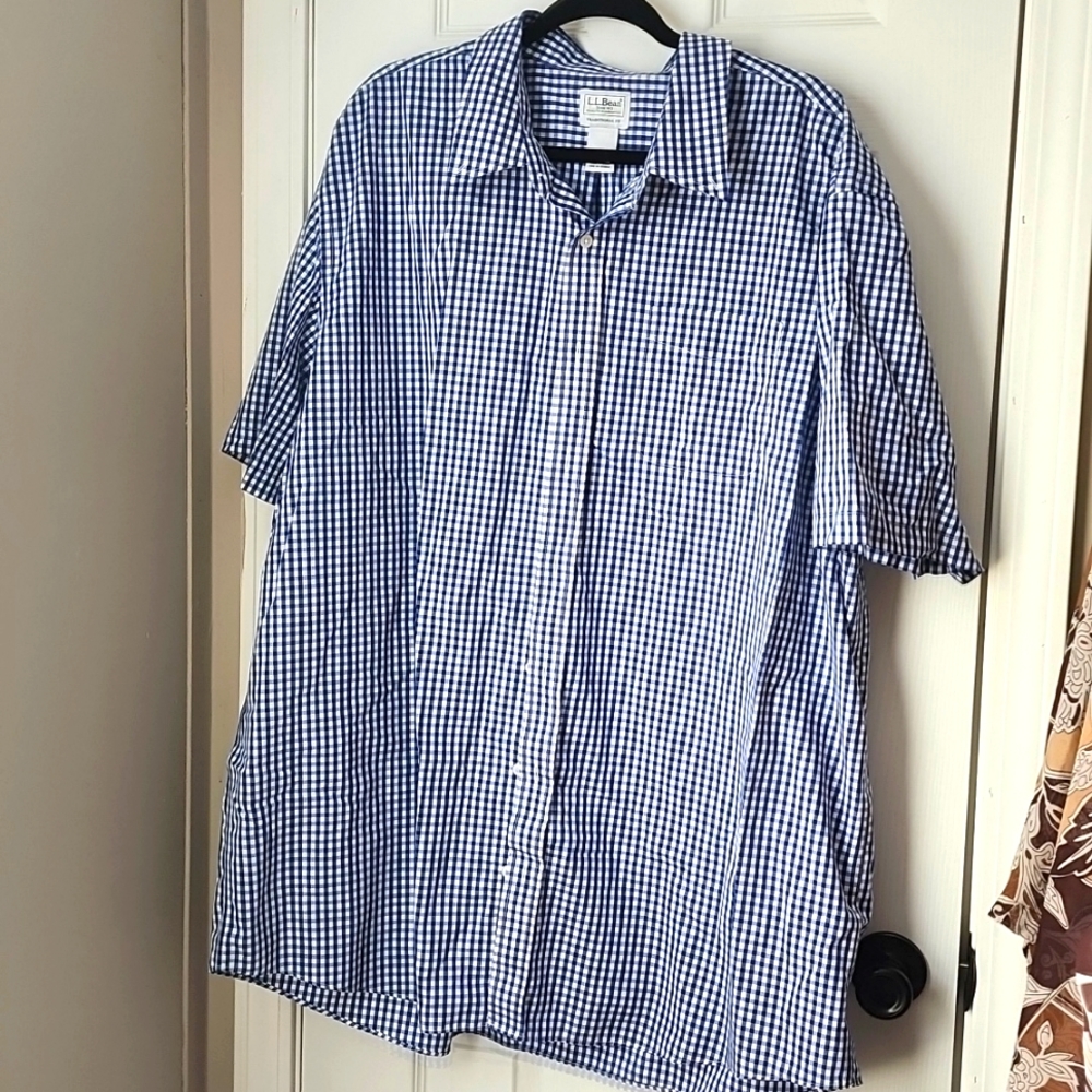 L.L. BEAN BUTTON UP